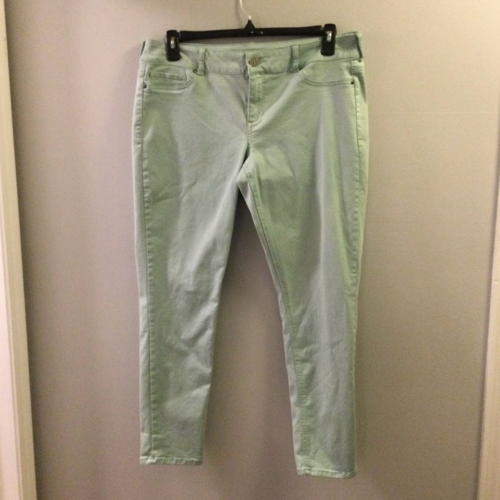 Maurice’s Women’s XL Regular mint green jeggings button zipper closure